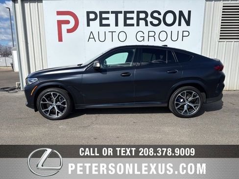 Used 2022 BMW X6 M50i w/ Premium Package image 7