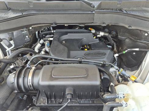 Used 2020 Ford Explorer XLT w/ Equipment Group 202A AWD/4WD image 22