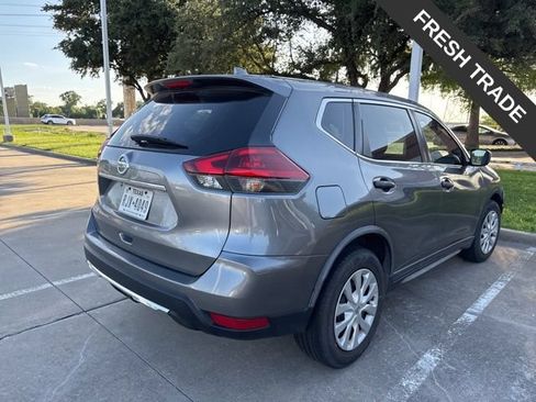 Used 2018 Nissan Rogue S FWD image 1