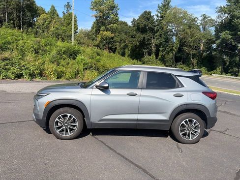 Used 2025 Chevrolet TrailBlazer LT AWD/4WD image 6