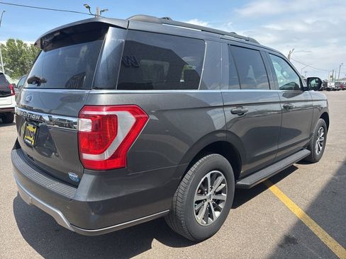 Used 2018 Ford Expedition XLT w/ Equipment Group 201A image 6