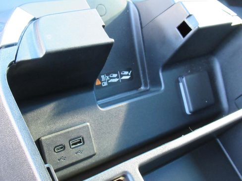 Used 2024 Chevrolet Silverado 3500 LTZ w/ LTZ Convenience Package image 27