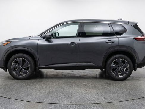 Used 2025 Nissan Rogue SV FWD image 5