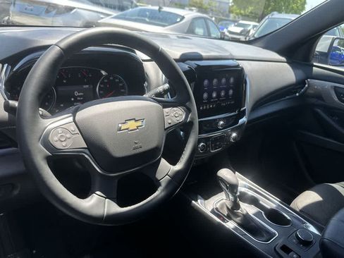 Used 2023 Chevrolet Traverse LT FWD image 13