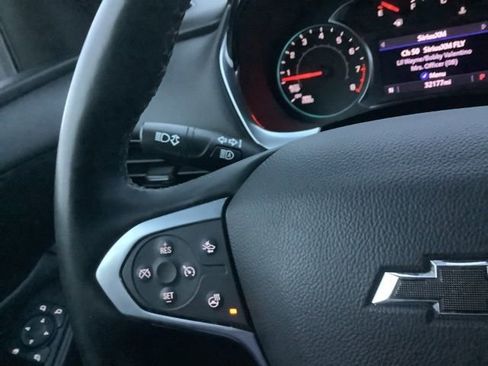 Used 2023 Chevrolet Traverse RS image 28