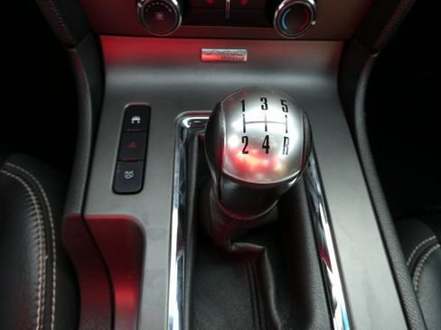 Used 2010 Ford Mustang GT Premium image 22