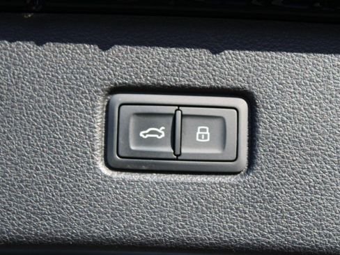 Used 2020 Audi Q7 3.0T Premium Plus image 36