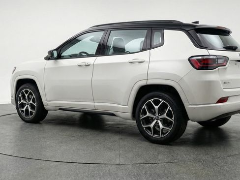 Used 2025 Jeep Compass Limited AWD/4WD image 6