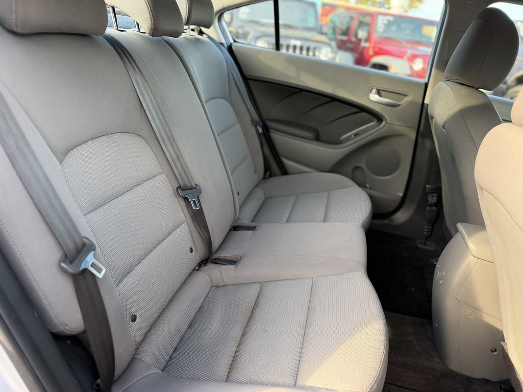 Used 2017 Kia Forte LX FWD image 10