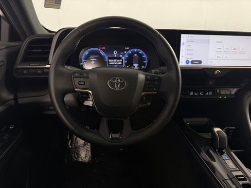 Used 2026 Toyota Crown AWD/4WD image 20