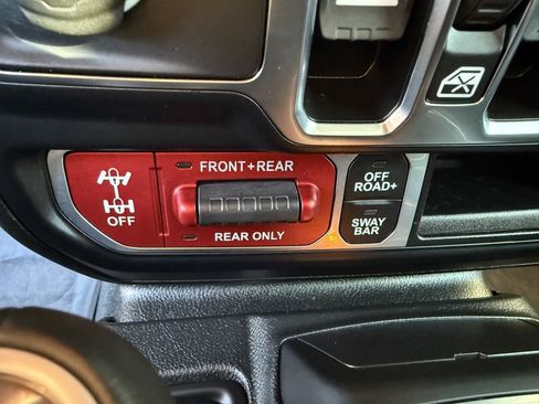 Used 2024 Jeep Wrangler Unlimited Rubicon image 28