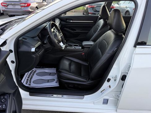 Used 2023 Nissan Altima 2.5 SL FWD image 8