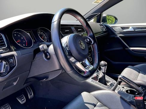 Used 2017 Volkswagen GTI Autobahn FWD image 19