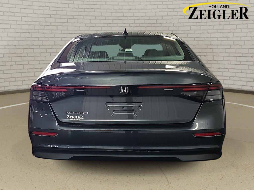 Used 2025 Honda Accord SE image 6