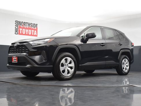 Used 2024 Toyota RAV4 LE AWD/4WD image 30