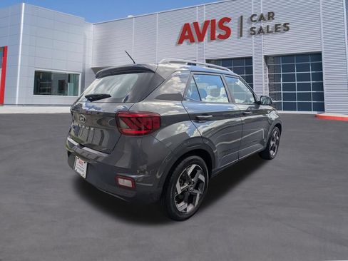 Used 2025 Hyundai Venue SEL FWD image 6