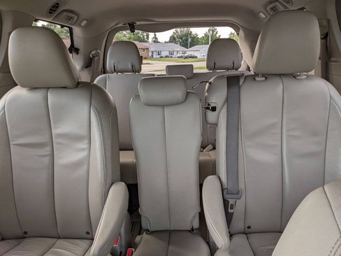 Used 2013 Toyota Sienna XLE FWD image 20