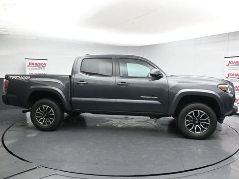 Used 2022 Toyota Tacoma TRD Sport AWD/4WD image 9