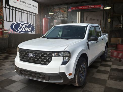 New 2026 Ford Maverick XLT AWD/4WD image 1
