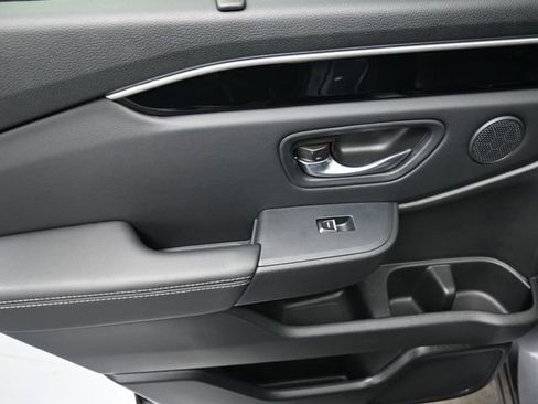 Used 2023 Honda Pilot Touring image 19