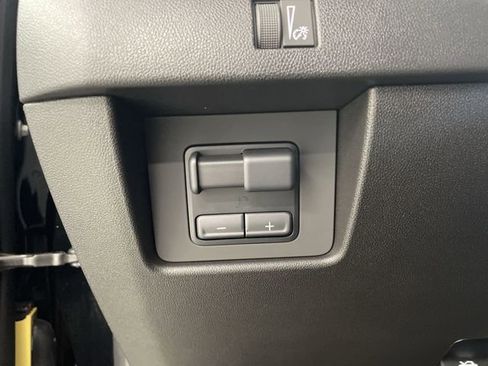New 2026 Chevrolet Colorado ZR2 w/ Technology Package AWD/4WD image 34