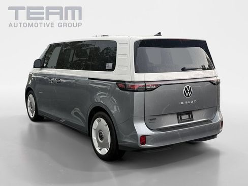 Used 2025 Volkswagen ID. Buzz 1st Edition RWD image 4