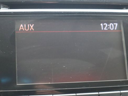 Used 2015 Nissan Rogue SV w/ SV Moonroof Package image 69