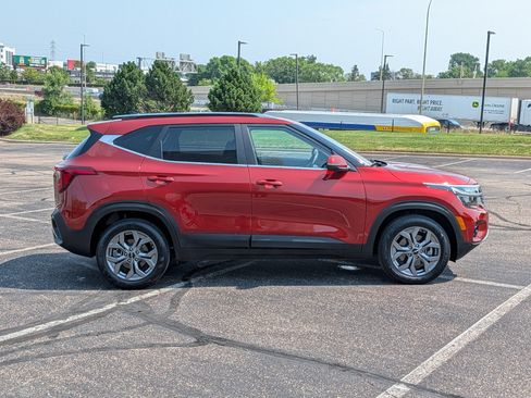 Certified 2024 Kia Seltos S AWD/4WD image 8
