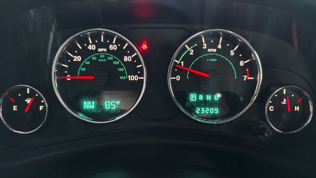 Used 2014 Jeep Wrangler Unlimited Sahara AWD/4WD image 21