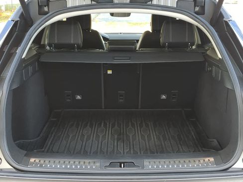 Used 2019 Land Rover Range Rover Velar S image 35