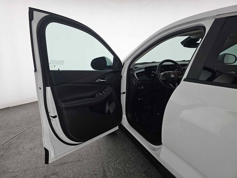Used 2025 Buick Encore GX Preferred w/ Advanced Technology Package image 19