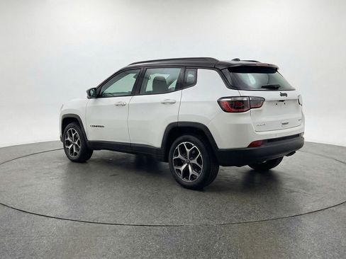 Used 2025 Jeep Compass Limited image 6