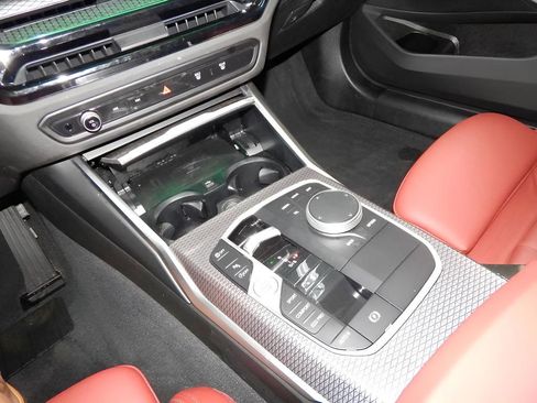 Used 2025 BMW 330i xDrive Sedan w/ M Sport Package image 21