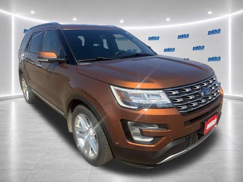 Used 2017 Ford Explorer Limited w/ Equipment Group 301A AWD/4WD image 3