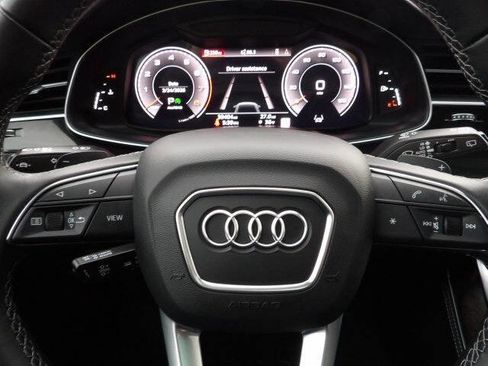 Used 2023 Audi Q8 Prestige w/ Prestige Package image 12