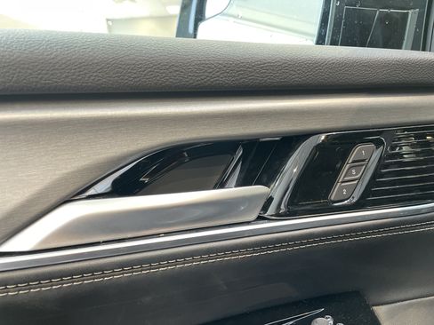 Used 2024 Jeep Wagoneer Series II RWD image 14