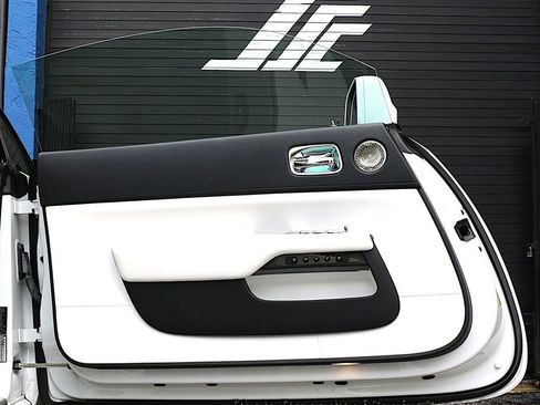 Used 2021 Rolls-Royce Wraith RWD image 18