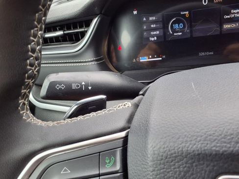 Used 2025 Jeep Grand Cherokee Altitude AWD/4WD image 19