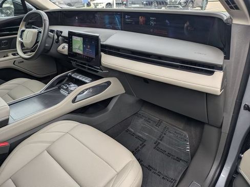 Certified 2025 Lincoln Nautilus Premier w/ Equipment Group 102A AWD/4WD image 30