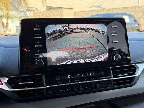 Used 2021 Toyota Sienna XLE w/ XLE Plus Package image 30