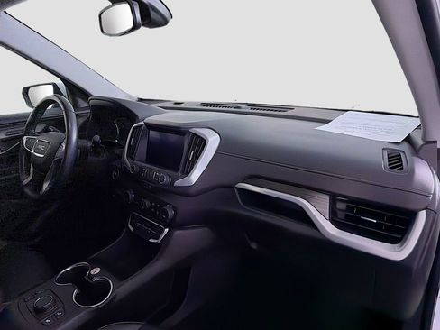 Used 2024 GMC Terrain SLT image 29