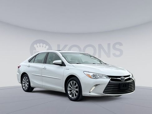 Used 2015 Toyota Camry LE image 4