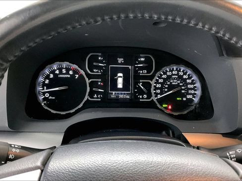 Used 2018 Toyota Tundra Platinum AWD/4WD image 14