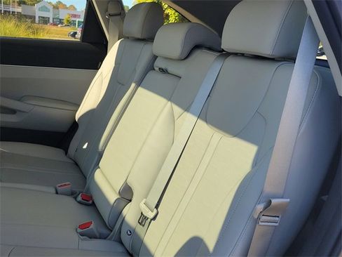 Certified 2024 Kia Sorento S w/ Panoramic Sunroof Package image 8