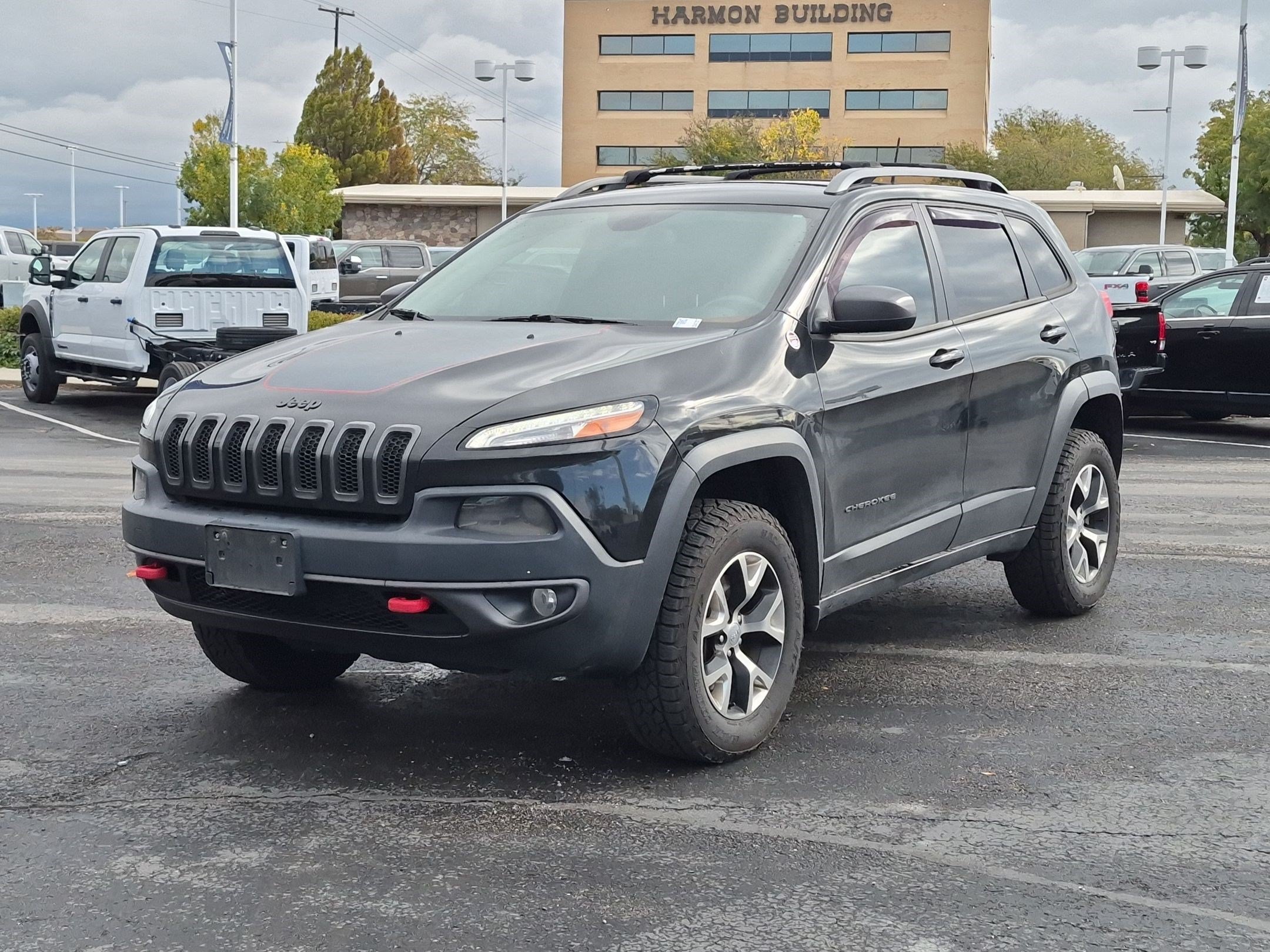 Used 2016 Jeep Cherokee Trailhawk w/ Cold Weather Group AWD/4WD image 10