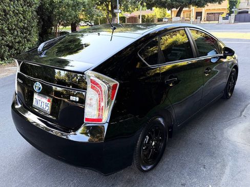 Used 2015 Toyota Prius Two w/ Preferred Accessory Package FWD image 6