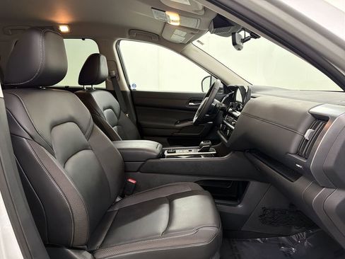 Certified 2025 Nissan Pathfinder SL w/ Cargo Package AWD/4WD image 22