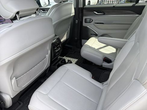 Used 2021 Jeep Grand Cherokee L Overland w/ Luxury Tech Group IV AWD/4WD image 13