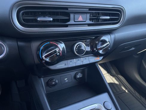 Used 2022 Hyundai Kona SEL image 18