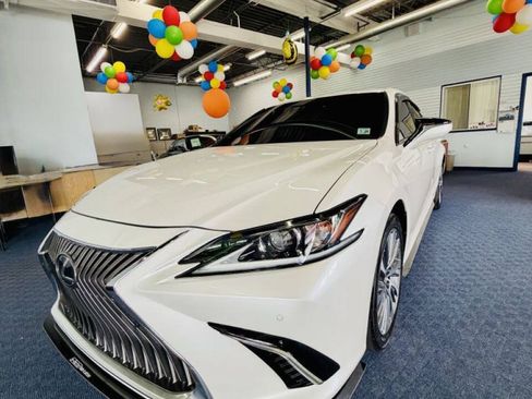 Used 2021 Lexus ES 250 w/ Premium Package AWD/4WD image 1